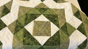 Read more about the article Emerald Eyes Table Topper